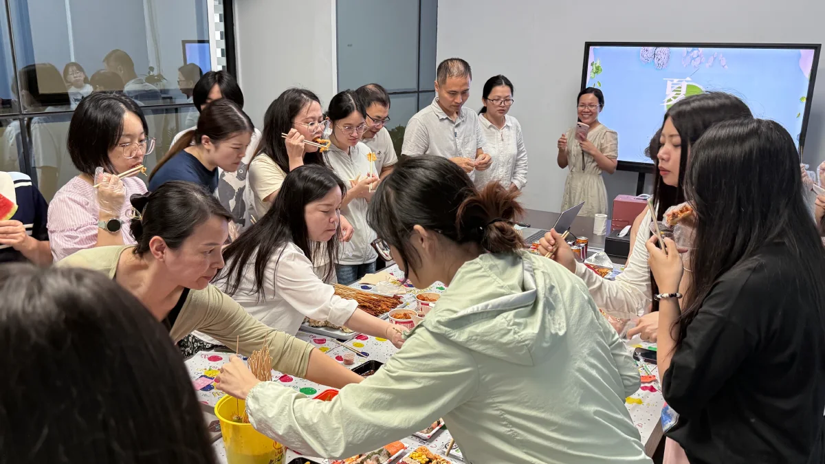 7月温馨生日会——ZCS为8位小伙伴庆祝生日